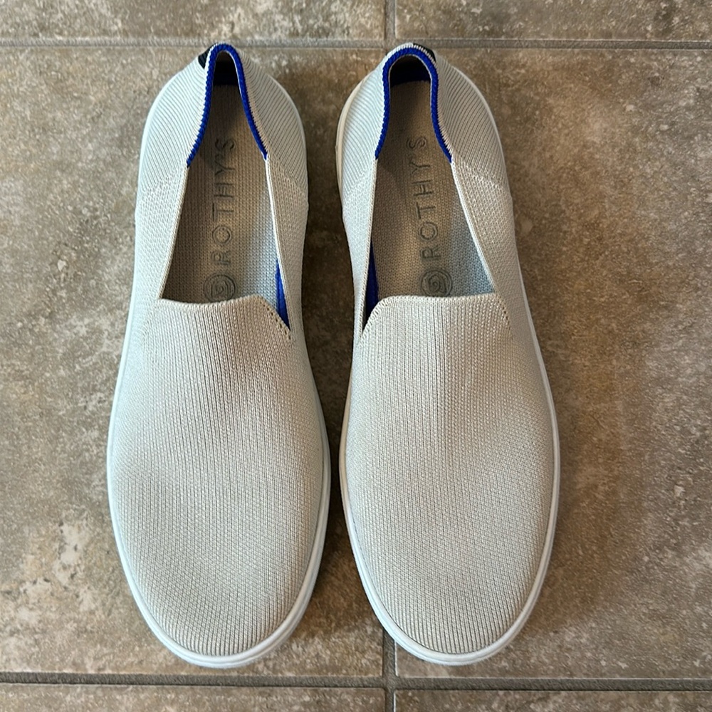 Rothys Sand Sneakers in size 8